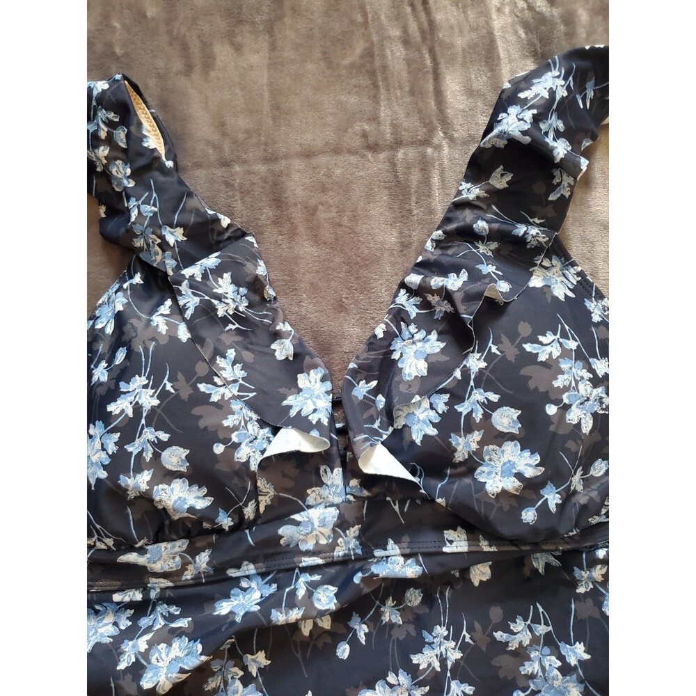 A PEA IN THE POD Maternity Swimsuit Medium Navy Blue NWT Floral Ruffle Beach - Picture 5 of 16